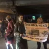 І словом, і шиною: у Києві вимагають зупинити незаконну забудову