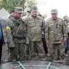 ​Петро Порошенко виступає за відвід 100-мм зброї
