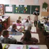 Українська мова, історія України та підручники минулих років: як вчаться діти на Донбасі