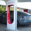 ​Як це працює: інноваційна заправка машин Tesla