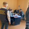 Інспектору та колишньому інспектору Держмитслужби повідомлено про підозру у службовій недбалості, яка коштувала державі близько 1,3 млн грн Інспектору та колишньому інспектору Держмитслужби повідомлено про підозру у службовій недбалості, яка коштувала державі близько 1,3 млн грн
