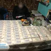 Прокурори ініціювали передачу до АРМА понад 820 тисяч гривень, вилучених у курахівських наркоділків 