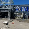 ​російські терористи вдарили по гіпермаркету в Херсоні: повідомляється про трьох загиблих