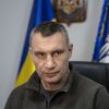 Російське вторгнення в Україну :  Київський міський голова Віталій Кличко попросив киян не повертатися до міста до кінця цього тижня Російське вторгнення в Україну :  Київський міський голова Віталій Кличко попросив киян не повертатися до міста до кінця цього тижня