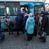 ​Російське вторгнення в Україну : З Маріуполя почався новий етап евакуації, автобуси вже виїхали з міста