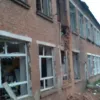 ​Російське вторгнення в Україну : Росіяни обстріляли школу на Сумщині