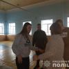 ​Сєвєродонецькі поліцейські навчають дівчат самообороні