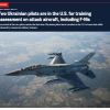 Двоє пілотів з України перебувають в Сполучених Штатах на військовій базі, де їхні навички з управління оцінюють на тренажерах літаків, зокрема F-16 Двоє пілотів з України перебувають в Сполучених Штатах на військовій базі, де їхні навички з управління оцінюють на тренажерах літаків, зокрема F-16