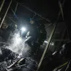 Кадри наслідків падіння уламків збитого вчора в Києві БПЛА