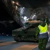 Перший канадський основний бойовий танк Leopard 2, який ми подарували Україні, прибув до Польщі, - повідомила міністр національної оборони Канади Аніта Ананд