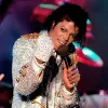 ​Легендарна рукавичка Майкла Джексона продана на аукціоні