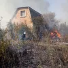 У Павлоградському районі через займання трави згоріли дачні будинки