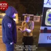 ​У Києві чоловік бігав по вулиці та кидався на людей