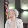 Колишня військова медсестра, якій виповнилося 100 років, згадує про події Другої світової війни