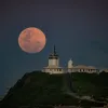 ​“Кривавий місяць”. Сьогодні мешканці Азії, Австралії та Північної Америки бачили повне місячне затемнення