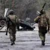 Російське вторгнення в Україну : Знищено велику колону окупантів, яка рухалася на Ізюм