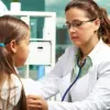 ​МОН планує збільшити зарплати медичним працівникам у закладах освіти