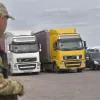 ​Держприкордонслужба дозволила вантажівкам перетинати кордон ще у двох пунктах пропуску