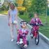 ​Телеведуча Лілія Ребрик з доньками на велопрогулянці