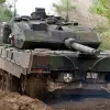 ​Очільниця Міноборони Німеччини вперше допустила надання Україні танків Leopard 2, — RND