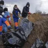 Російське вторгнення в Україну : У Маріуполі російські мобільні крематорії спалюють тіла тисяч мирних людей 