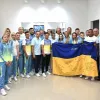 ​Президент Владимир Зеленский передал спортсменам-олимпийцам украинский флаг, который подписали защитники Украины