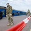 ​Російське вторгнення в Україну : Сьогодні вночі російські війська обстріляли залізничну станцію в центральній Україні 