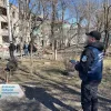 Один загиблий і щонайменше троє поранених через обстріл окупантами багатоквартирного будинку у Краматорську – розпочато розслідування (ФОТО) 