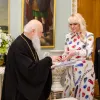 ​Патриарх Филарет наградил волонтера Аллу Ландар орденом Святого Николая Чудотворца