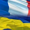 ​Російське вторгнення в Україну : Посольство Франції повертається до Києва