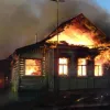 В Дніпрі через удар блискавки згоріли два будинки