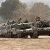 ​Іспанія відправила в Україну нову партію військової допомоги, до якої увійшли десять бойових танків Leopard 2А4, екскаватори-навантажувачі та "значна кількість протитанкових ракет"