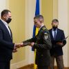 В Офисе Президента состоялось вручение ордеров на квартиры участникам боевых действий и семьям погибших военных В Офисе Президента состоялось вручение ордеров на квартиры участникам боевых действий и семьям погибших военных