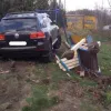 ​Аварія на Дніпровщині: чоловік помер за кермом, через що автівка влетіла в дитячий майданчик