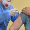 ​Небезпечна вакцина: чому щеплення від COVID-19 може стати фатальним?
