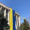 Російське вторгнення в Україну : У Херсоні російські військові захопили будівлю міської ради Російське вторгнення в Україну : У Херсоні російські військові захопили будівлю міської ради