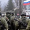 ​Російське вторгнення в Україну : Російські військові в Маріуполі не дають їжу чоловікам, доки ті не залучаться до робіт