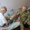 Командувач Об’єднаних Сил ЗС України генерал-лейтенант Сергій Наєв зустрівся з військовослужбовцями, які перебувають на лікуванні.
