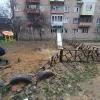російські терористи обстріляли Курахове, що на Донеччині: 2 людини загинули