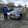 Державні виконавці Волині безоплатно передали автомобіль для військової частини