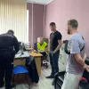 ​Перших двох чоловіків, що знімали роботу ППО в Києві затримали