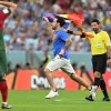 ​Під час матчу Чемпіонату світу в Катарі між збірними Португалії та Уругваю на поле вибіг фанат з райдужним прапором