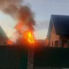 Внаслідок ракетної атаки на Київщині поранено чоловіка та пошкоджено житлові будинки - розпочато розслідування