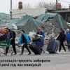 Російське вторгнення в Україну : Маріупольців закликали забирати найцінніші речі під час евакуації, окупанти заселяють чужинців у будинки мирних жителів