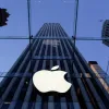 ​  			Apple вложит миллиард долларов в производство сериалов		