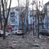 ​Станом на 08:00 на місці ракетного удару по житловому будинку в м. Запоріжжя підрозділами ДСНС врятовано 11 осіб, з яких 4 госпіталізовано до лікарень