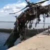 ​Російське вторгнення в Україну : Знищений гелікоптер окупантів Мі-35М підняли з дна Київського моря.