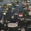 ​Затоплений Херсон з висоти пташиного польоту, деякі райони міста майже повністю під водою.