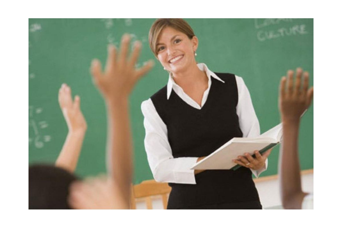 Вчителям України підвищать зарплати Вчителям України підвищать зарплати