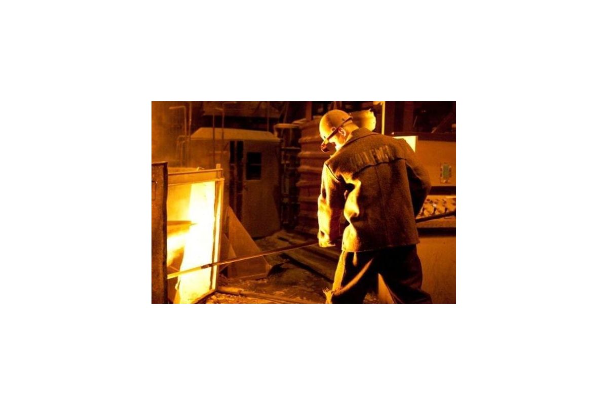 Промислове виробництво України скоротилось майже на 22% Промислове виробництво України скоротилось майже на 22%